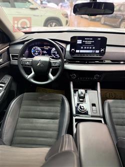 ميتسوبيشي اوتلاندر